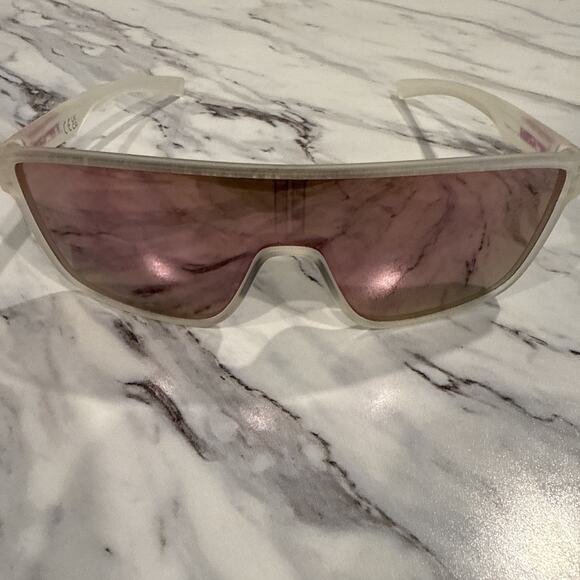 Tifosi Sanctum Sunglasses, Ideal For Cycling, Golf, Hiking, Running, Tennis & - Picture 1 of 9
